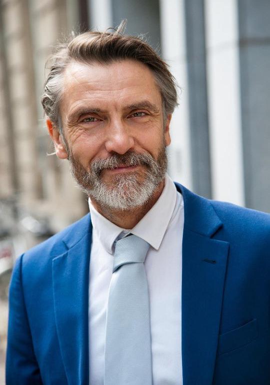 卢卡斯·塔维涅 Lucas Tavernier
