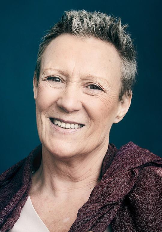 克劳迪娅·马丁尼 Claudia Martini