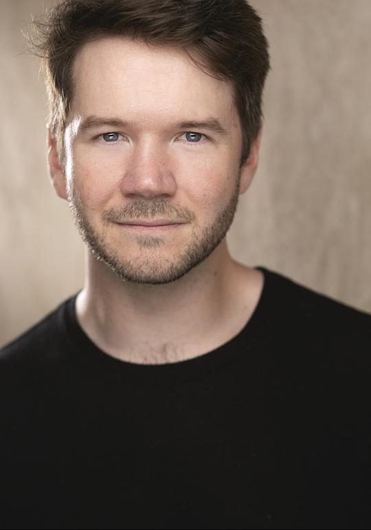 詹姆斯 · 凯弗利 James Caverly