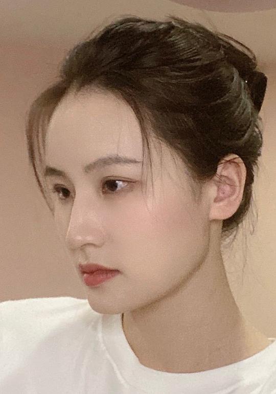 苏芝 Zhi Su