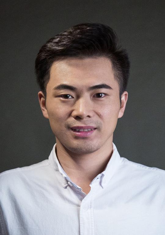 何德乾 Deqian He