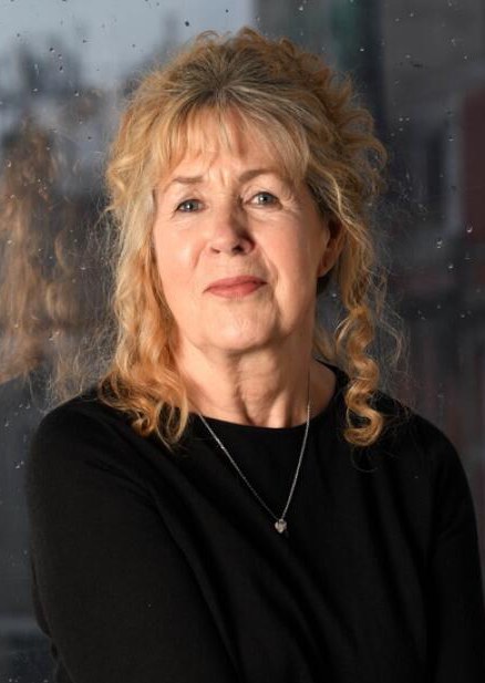 布里·尼·内奇廷 Bríd Ní Neachtain