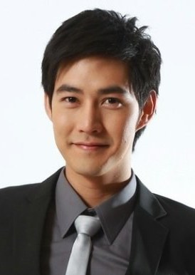 皮拉瓦·昆南瓦 Pheerawas Khunlanunthwatn