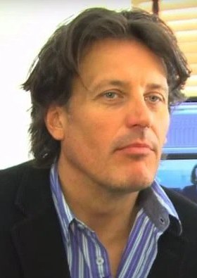 尼亚尔·迈克考米克 Niall MacCormick