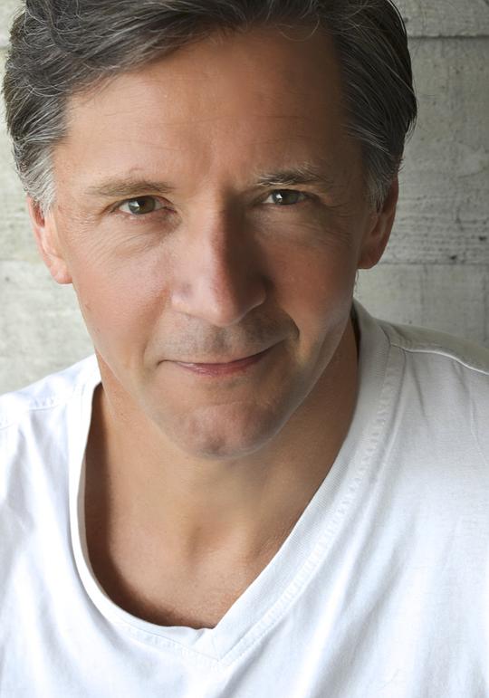 埃本·扬 Eben Young