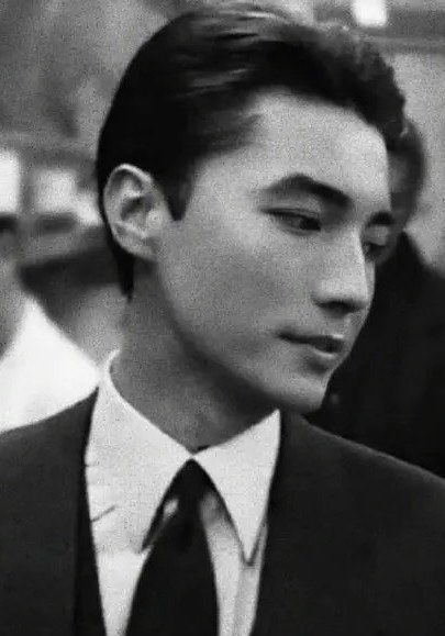 尊龙 John Lone