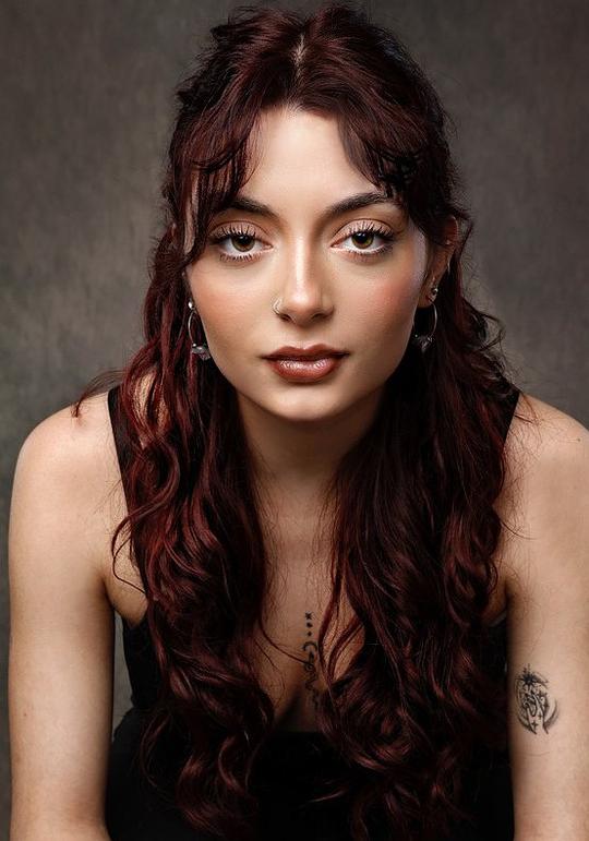 卡莉亚·杜鲁 Karya Duru