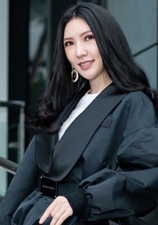 田依甯 Yining Tian