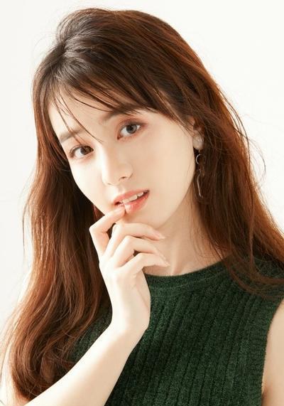 中川梨花 Rika Nakagawa