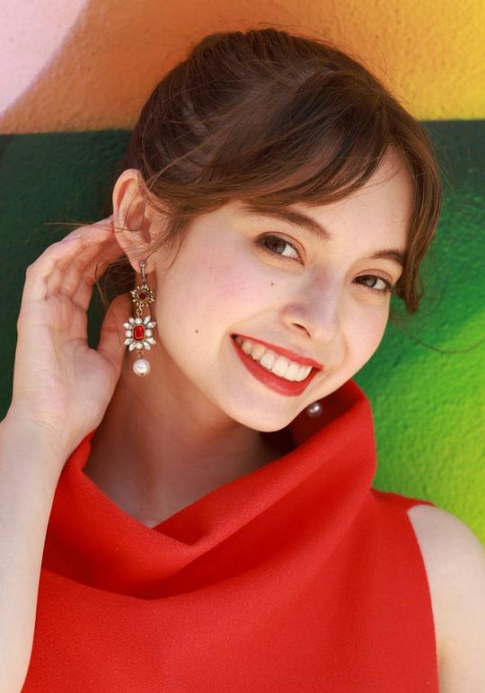 富子·克莱尔 Tomiko Claire