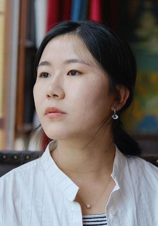 杨依频