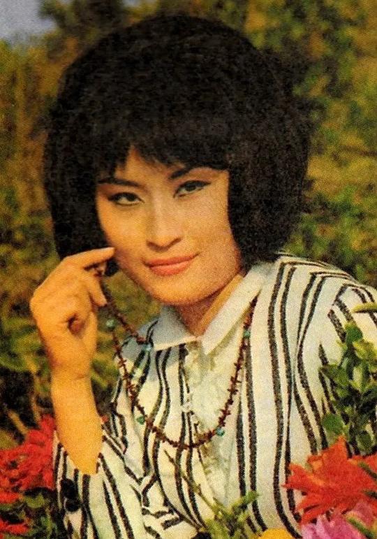 夏仪秋 Julia Hsia