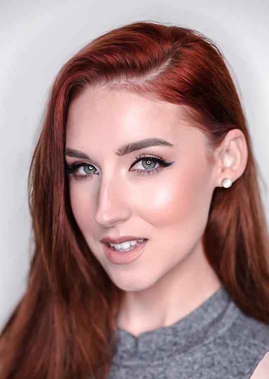亚历珊德拉·阿多麦伊斯 Alexandra Adomaitis