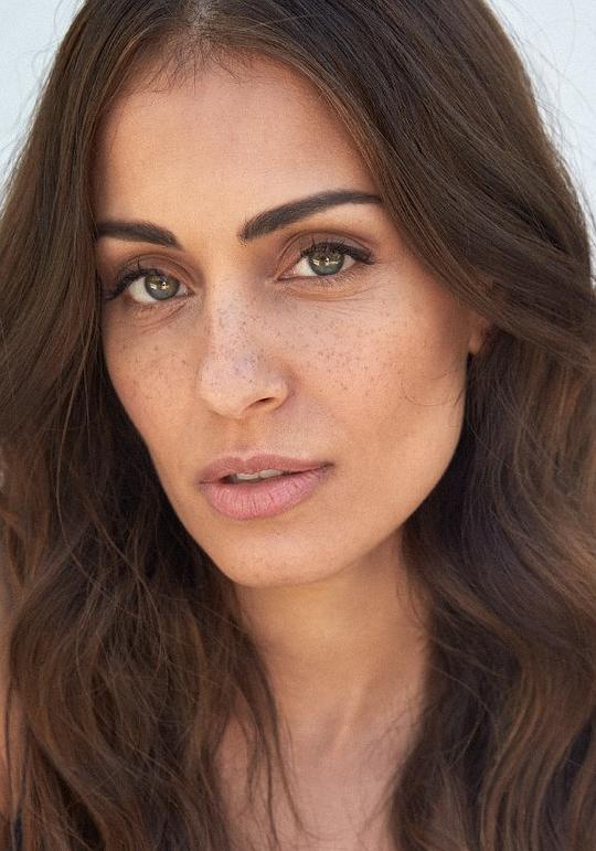 伊巴·阿布克 Hiba Abouk