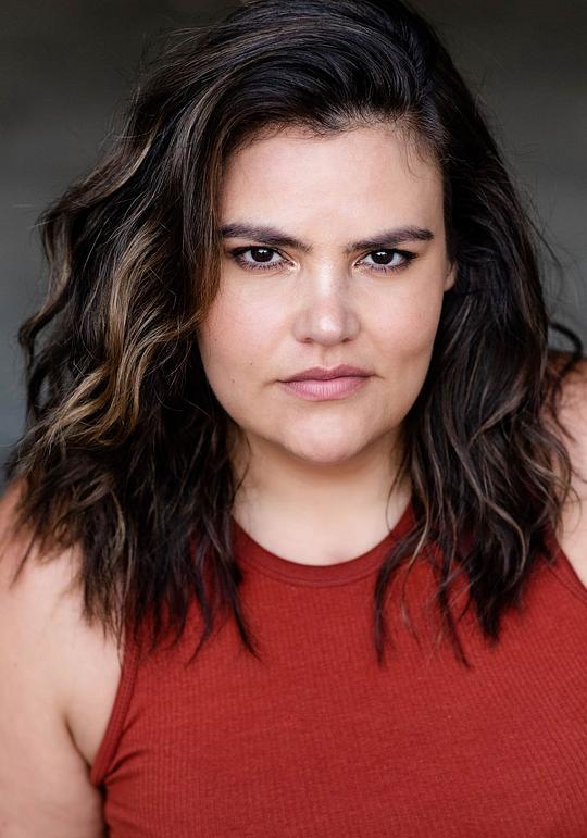 尼基·加尔萨 Nikki Garza
