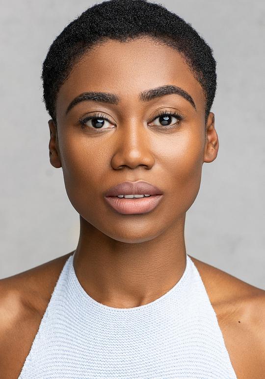 阿德沃·阿克托 Adwoa Akoto