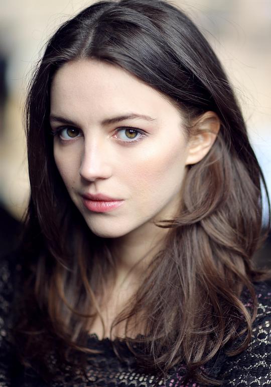 艾拉·亨特 Ella Hunt