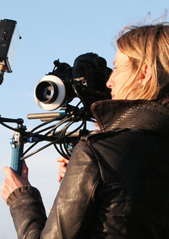 海莉·伊斯顿·斯垂特 Hayley Easton Street