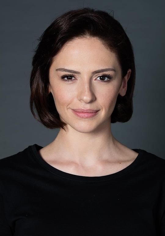 Sinem Uslu Sinem Uslu