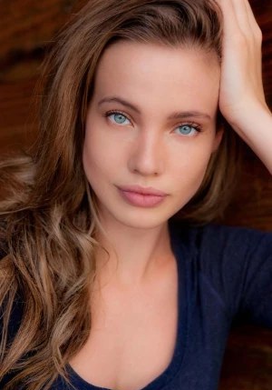 斯蒂芬妮·科内柳森 Stephanie Corneliussen