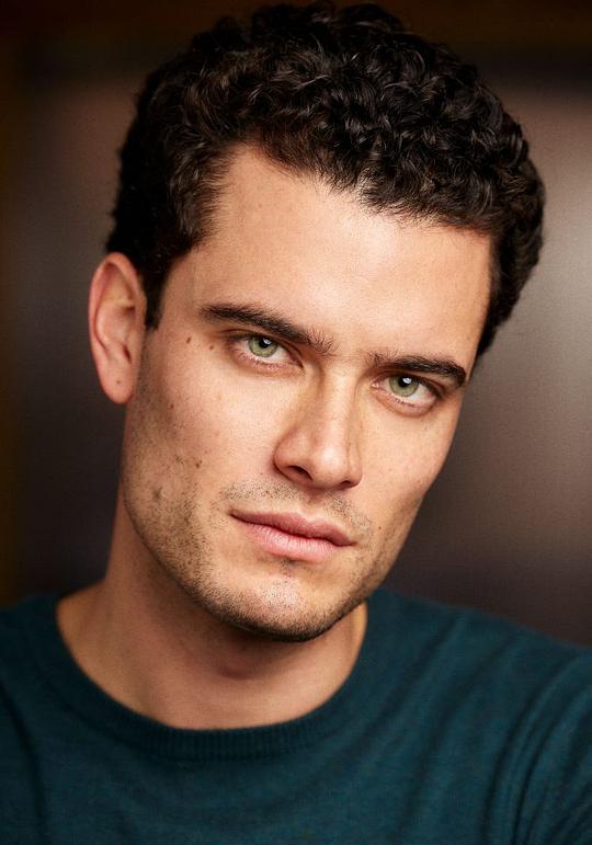安东·安东尼亚迪斯 Anton Antoniadis