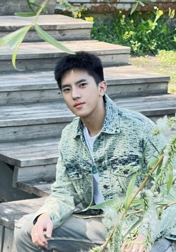 杨睿铮 Ruizheng Yang