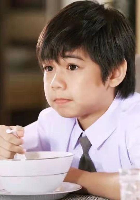 塔纳帕查·臣塔索恩 Tanapatch Chanthasorn