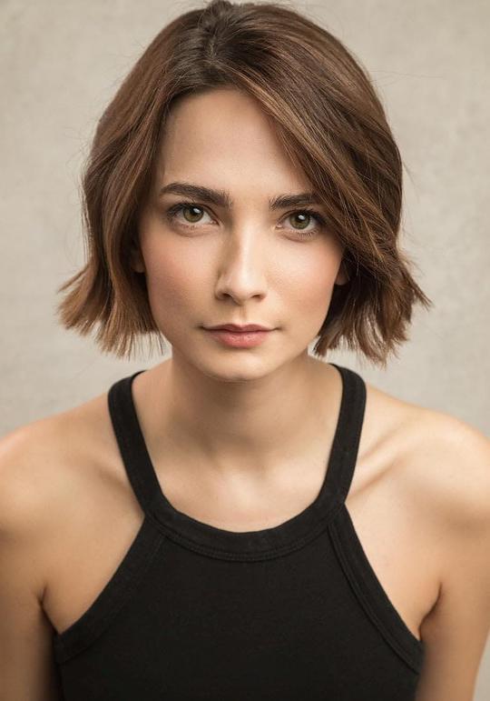 奥利维亚·哈纳罕-巴恩斯 Olivia Hanrahan-Barnes
