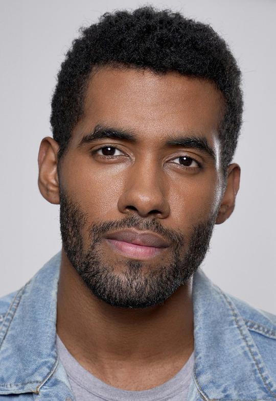 布兰登·桑塔纳 Brandon Santana