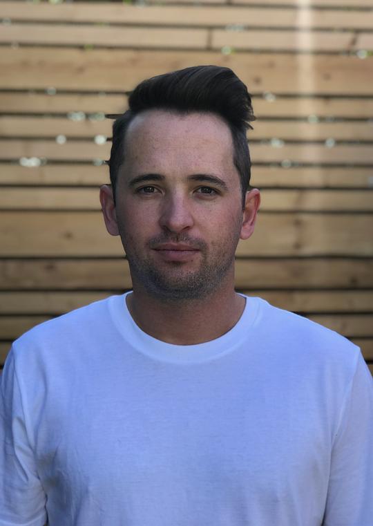 罗根·霍拉迪 Logan Holladay