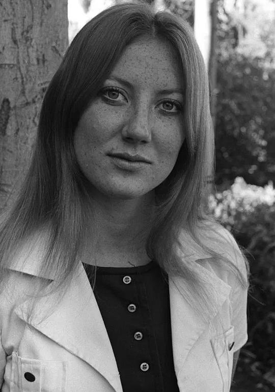 劳拉·海佩 Laura Hippe