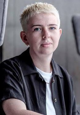 莫莉·曼宁·沃尔克 Molly Manning Walker