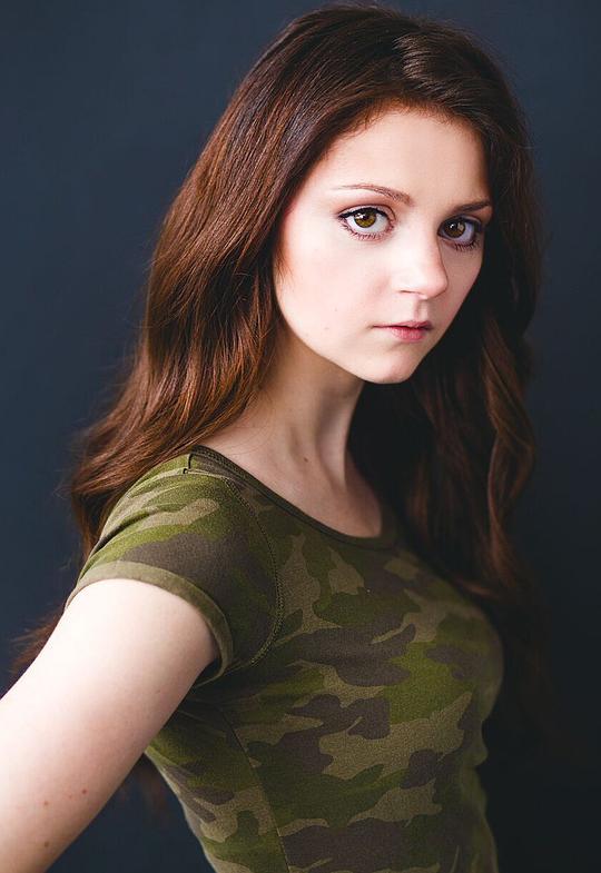 杰西卡·克莱门特 Jessica Clement