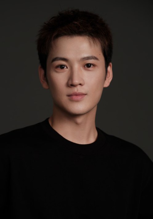 秦天宇 Tianyu Qin