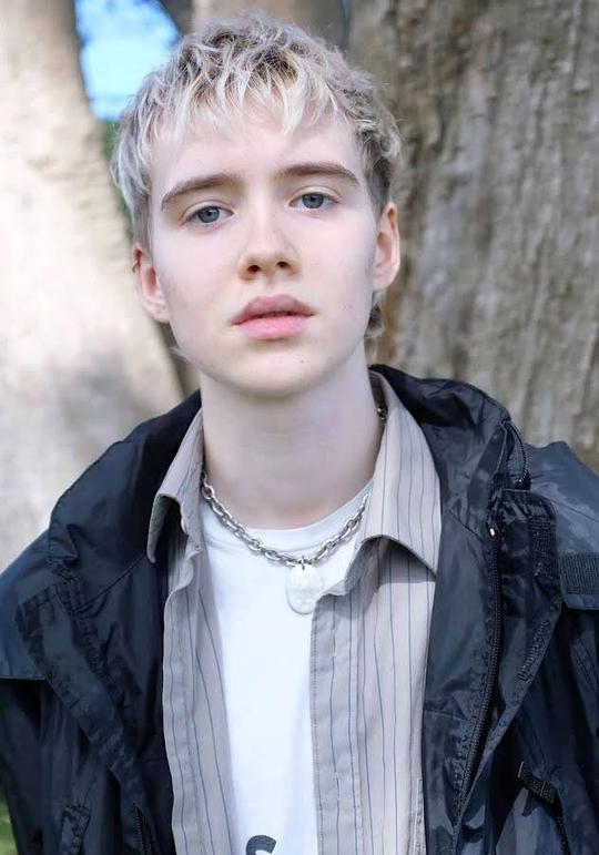 摩根·戴维斯 Morgana Davies