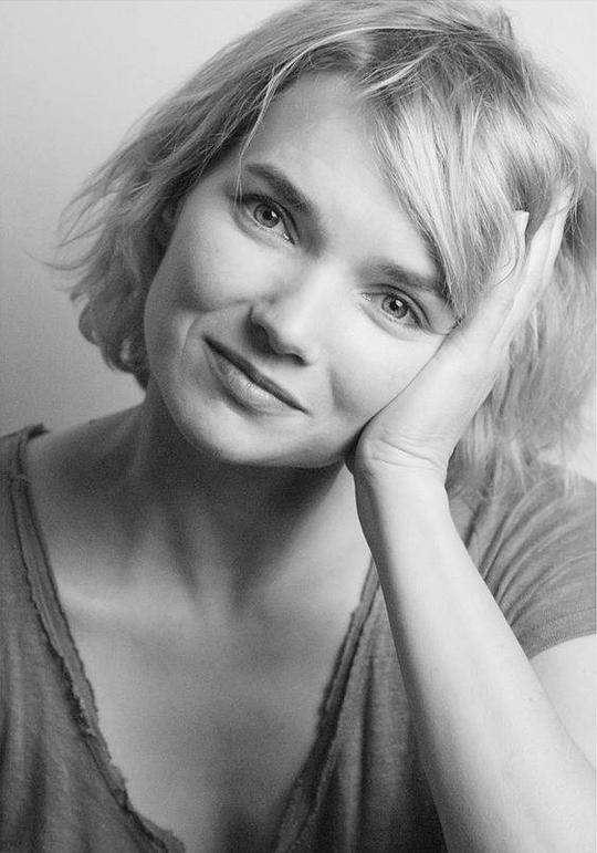 索菲·昆汀 Sophie Quinton