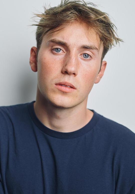 诺厄·阿伦斯坦 Noah Aronstein