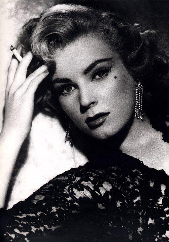 米洛丝拉娃 Miroslava