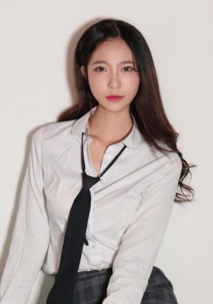 尹律 Yoon Yool