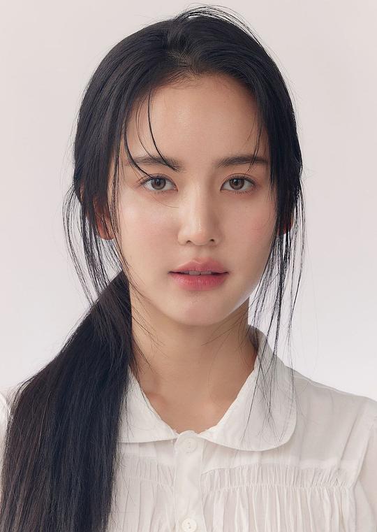 梅拉达·素斯丽 Maylada Susri