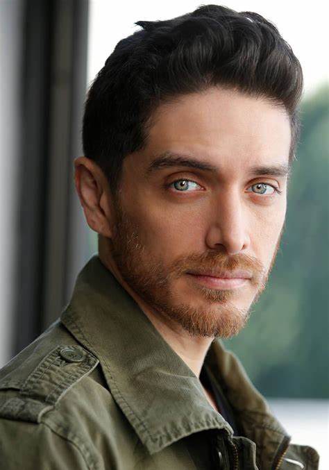 乔什·基顿 Josh Keaton