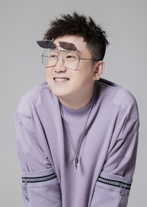 张鹤伦 Helun Zhang