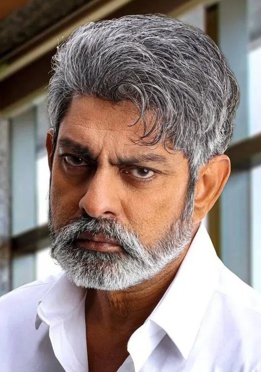 贾加帕蒂·巴布 Jagapati Babu