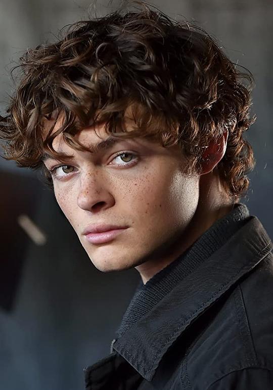 泰勒·劳伦斯·格雷 Tyler Lawrence Gray