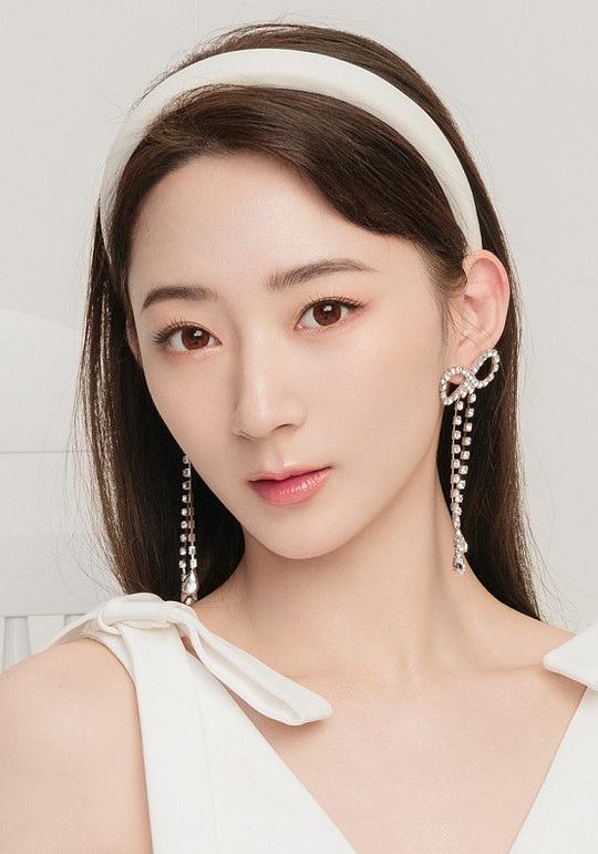 张乐瑶 Leyao Zhang