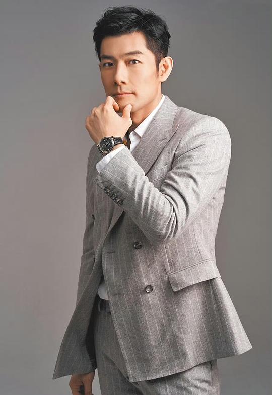 施易男 Eli Shih
