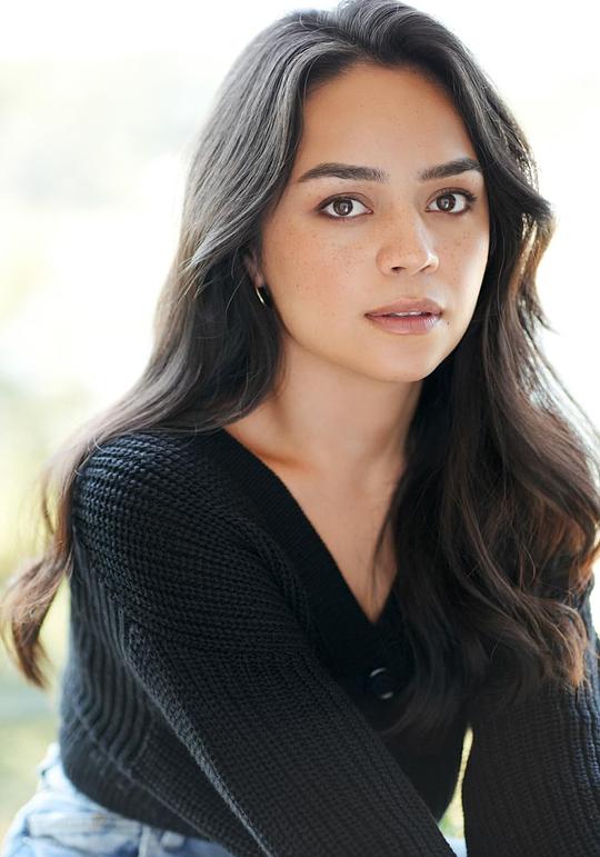 凯特琳·桑塔·胡安娜 Kaitlyn Santa Juana