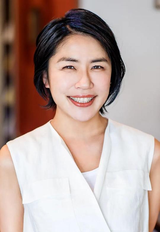 奥山佳惠 Yoshie Okuyama