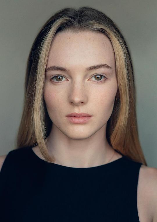 阿兰娜·布卢尔 Alanah Bloor