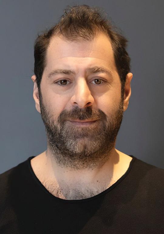 伊尔达姆.阿克格 Erdem Akakce